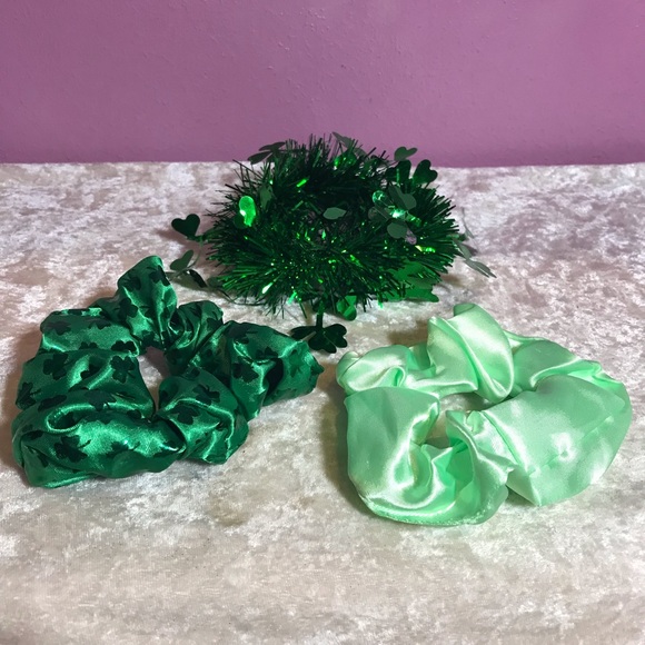 Three St. Patrick’s Day Scrunchie Decorative Hair Ties Shamrock Green Party 3pc - Picture 2 of 8